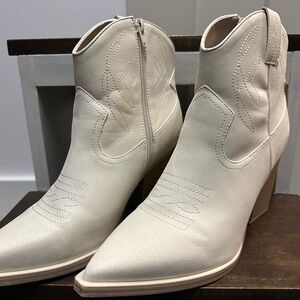 Women’s Mia Western booties